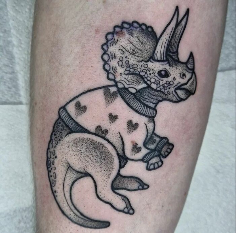 10 veces la gente tuvo una idea genial de tatuaje de dinosaurio y se ejecutó a la perfección