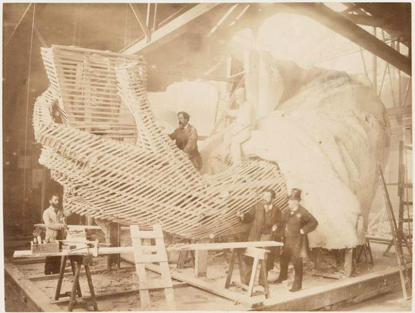 11 rare shots from the construction of the Statue of Liberty