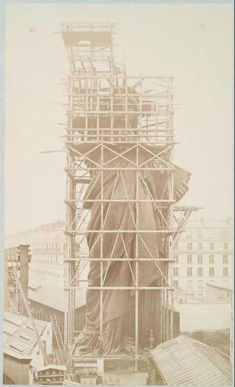 11 rare shots from the construction of the Statue of Liberty