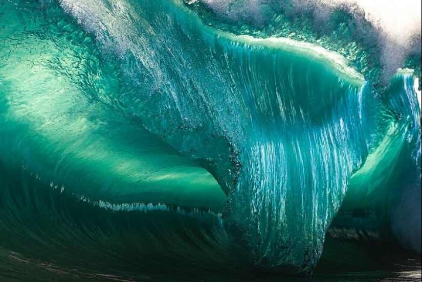 12 Breathtaking Wave Photos By Ray Collins