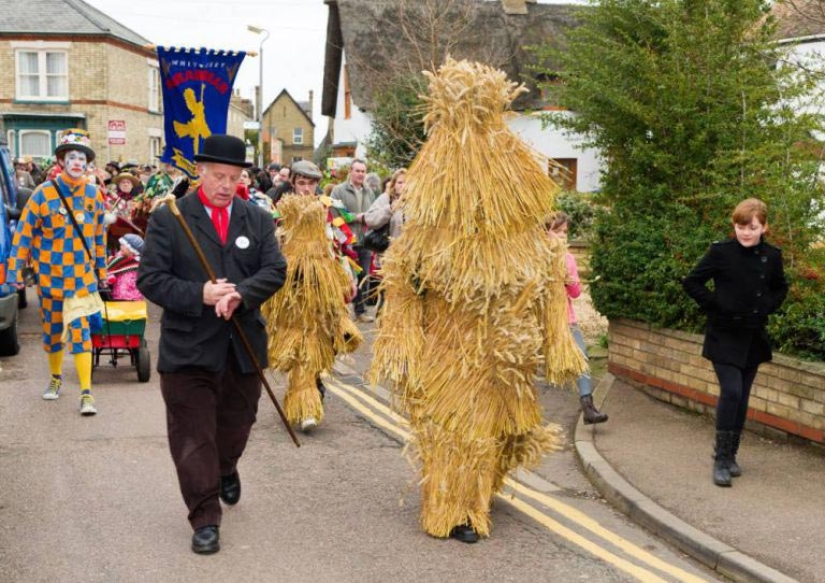 12 incredible English traditions that will surprise you