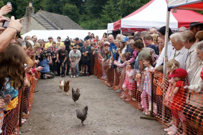 12 incredible English traditions that will surprise you