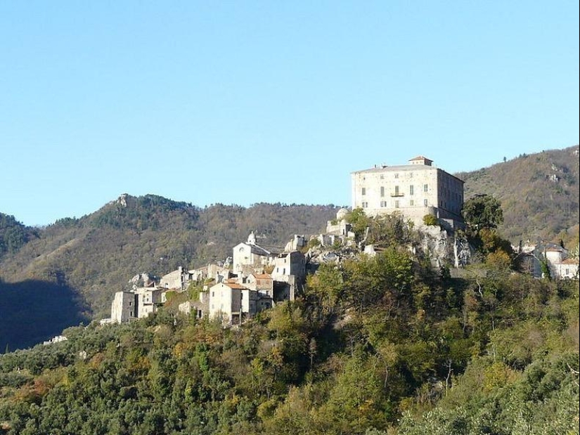 12 Italian ghost towns