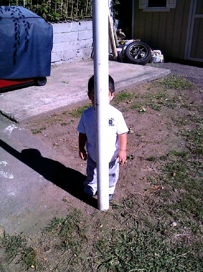 12 Kids Who Are Bad at Hide and Seek