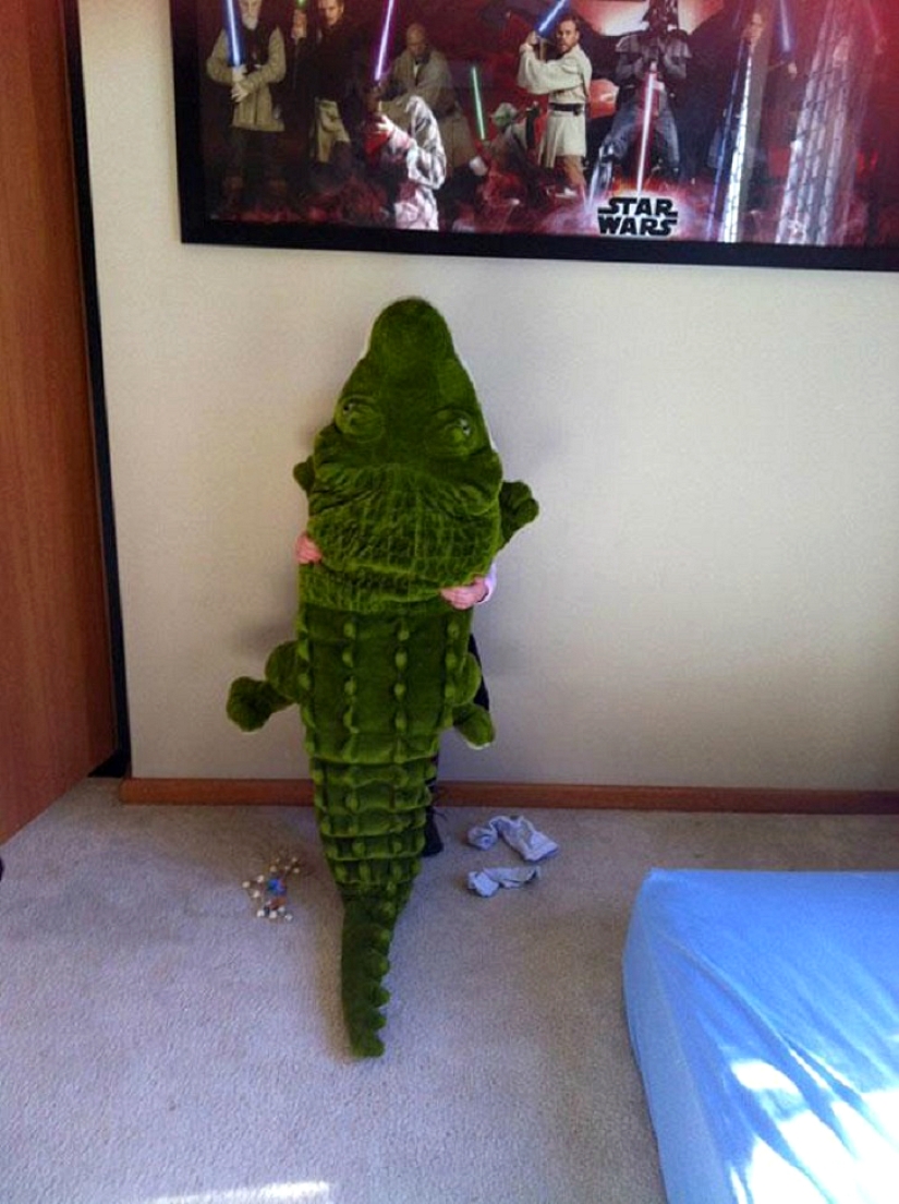 12 Kids Who Are Bad at Hide and Seek