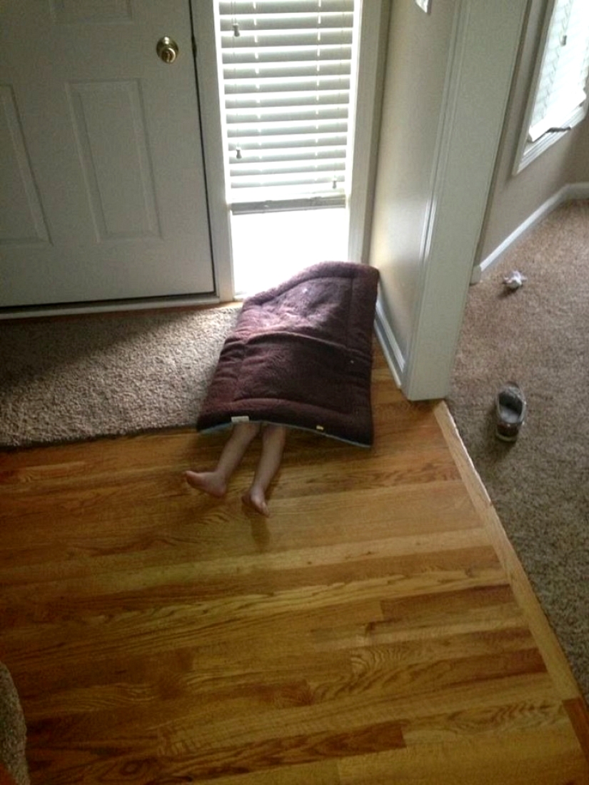 12 Kids Who Are Bad at Hide and Seek