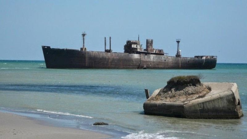 12 sunken ships that you can see without scuba diving