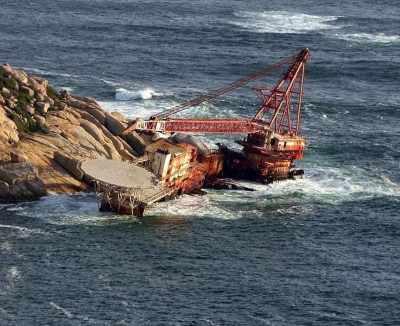 12 sunken ships that you can see without scuba diving