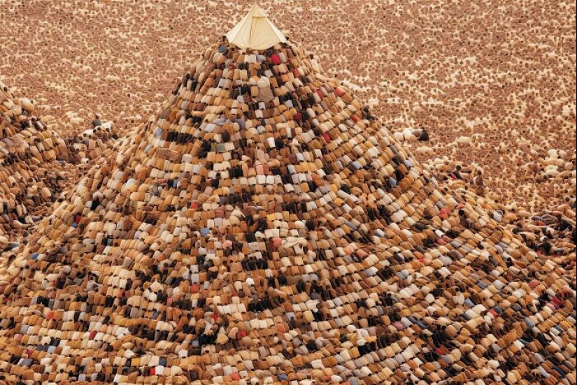 13 imágenes de inteligencia artificial que invitan a la reflexión, diseñadas por Alkan Avcıoğlu, y que exploran el caos de la vida actual 13 imágenes de inteligencia artificial que invitan a la reflexión, diseñadas por Alkan Avcıoğlu, y que exploran el caos de la vida actual