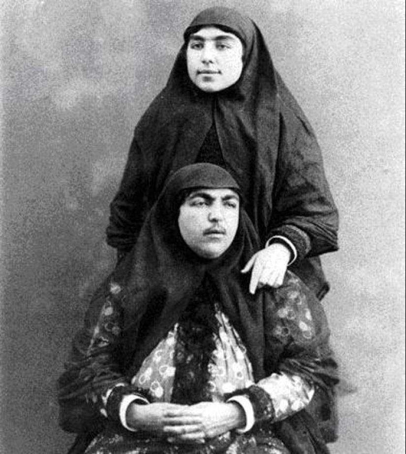 15 fotografías reales del Sha de Irán y su harén, en el que estaban casi 100 mujeres