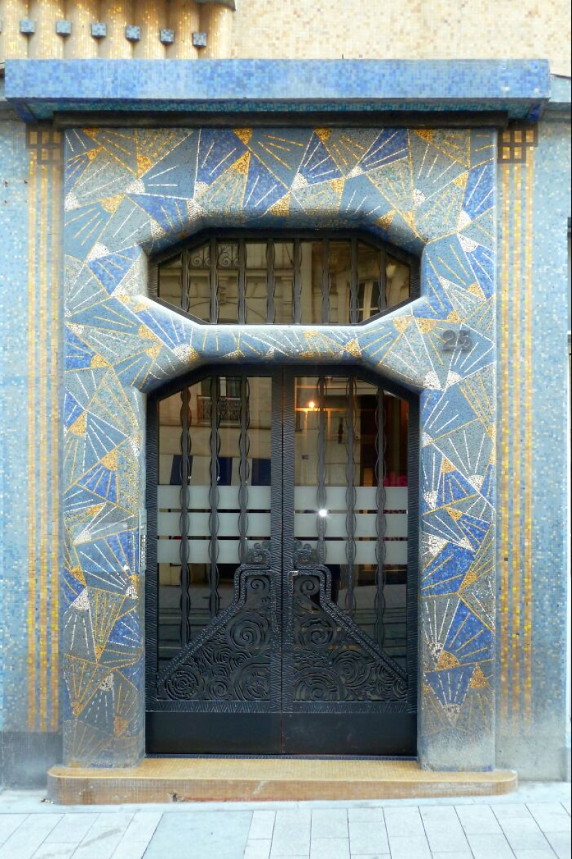 15 Intricate Art Deco Doors From Iconic Locations All Over The World