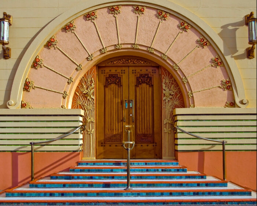 15 Intricate Art Deco Doors From Iconic Locations All Over The World