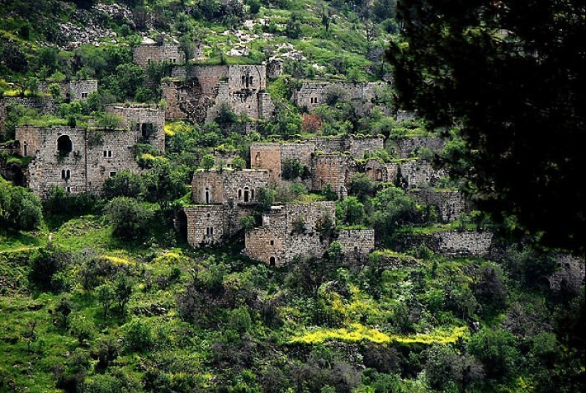 15 mysterious ghost towns scattered around the world