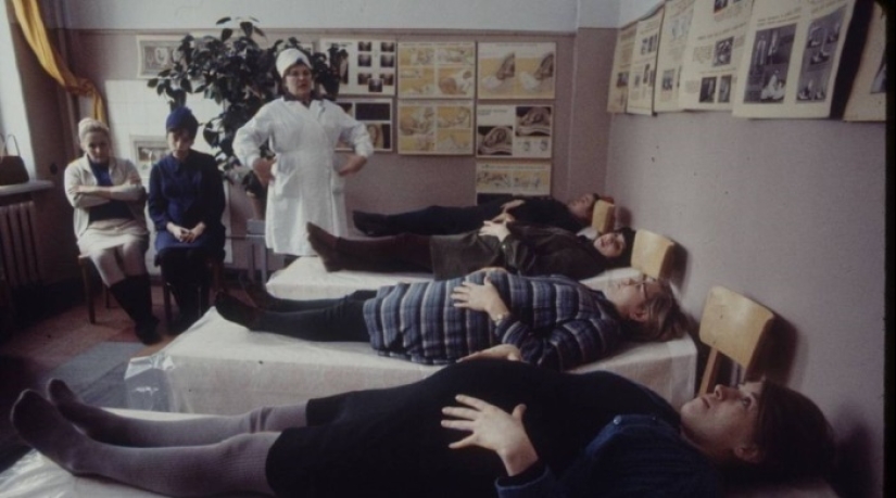 15 rare photos showing free Soviet medicine in all its glory