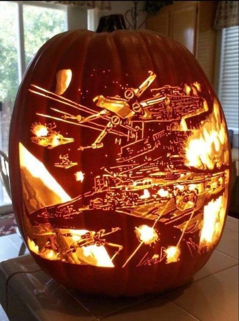 15 Spooky, Quirky, And Jaw-Droppingly Charming Pumpkin Carvings Shared By Folks Online