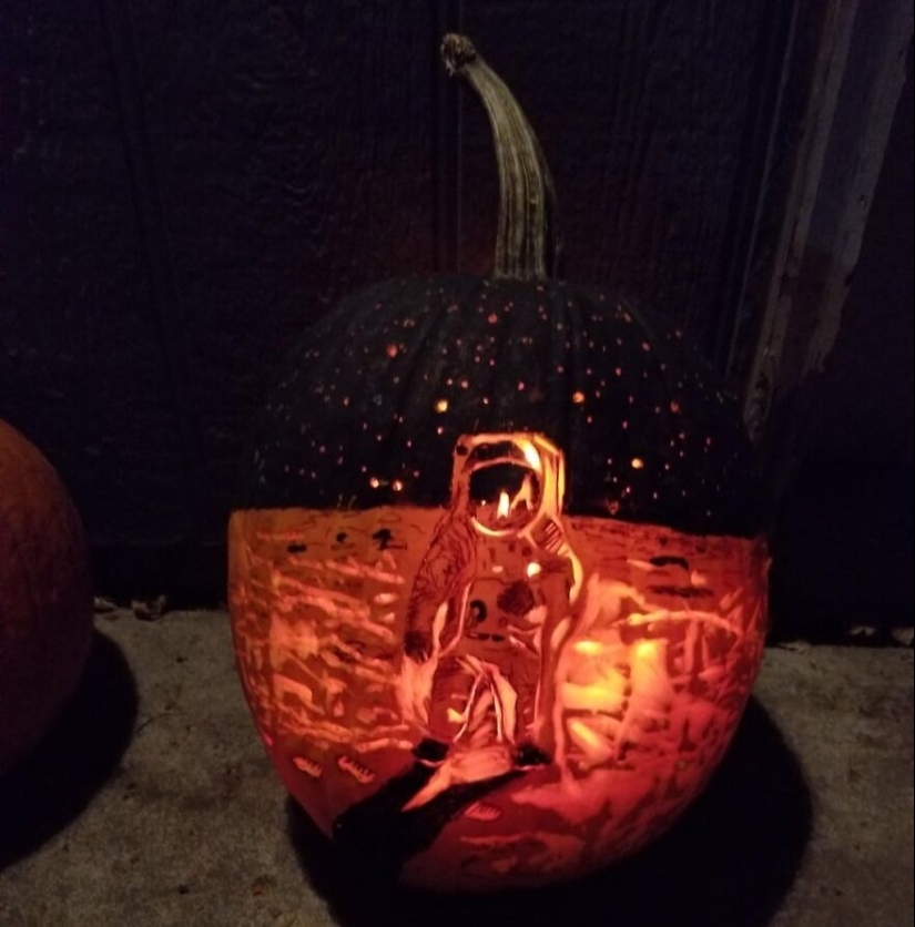 15 Spooky, Quirky, And Jaw-Droppingly Charming Pumpkin Carvings Shared By Folks Online