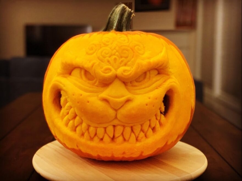 15 Spooky, Quirky, And Jaw-Droppingly Charming Pumpkin Carvings Shared By Folks Online