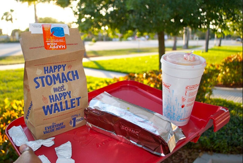 16 Fast Food Restaurant Employees Point Out Things To Never Order