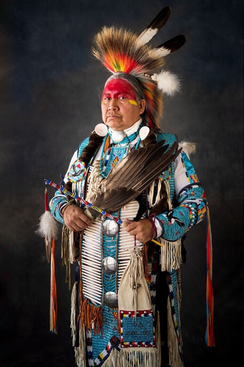 16 increíbles retratos de indios americanos en trajes rituales