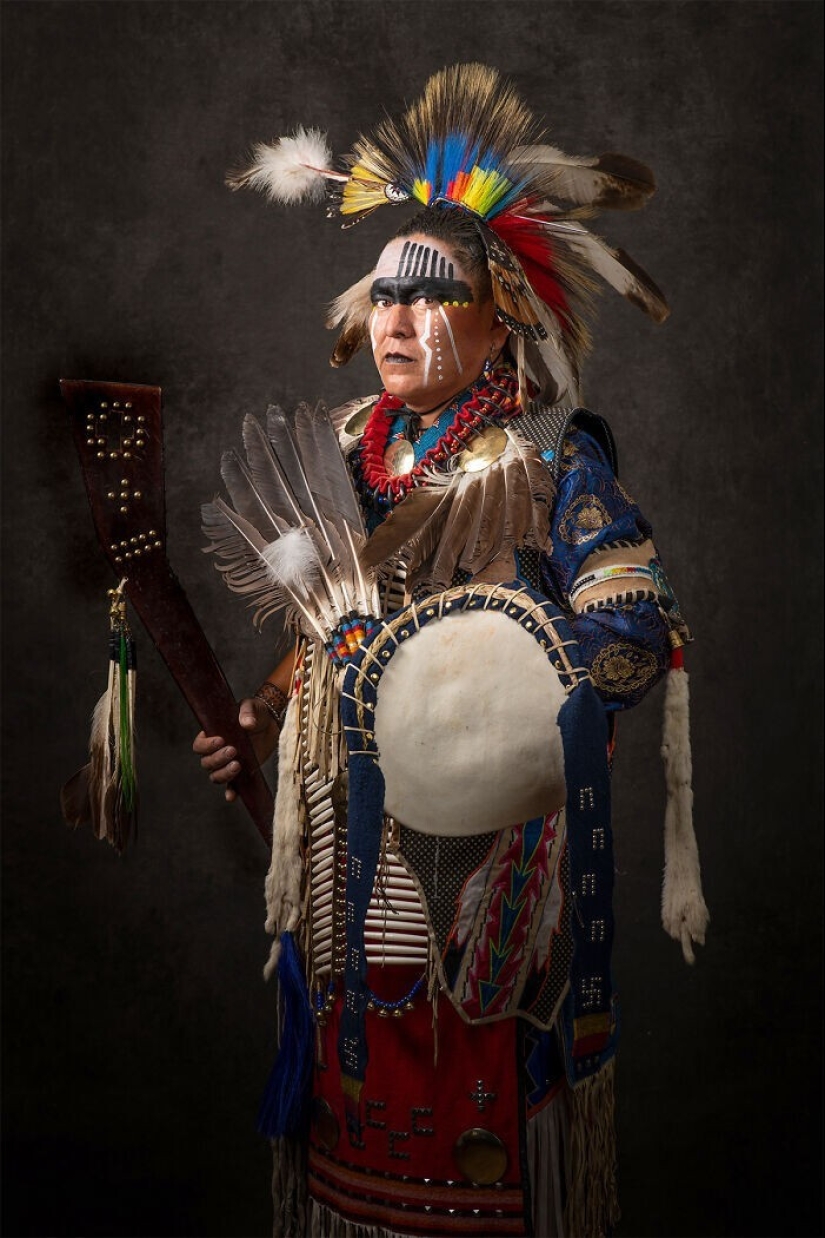 16 increíbles retratos de indios americanos en trajes rituales