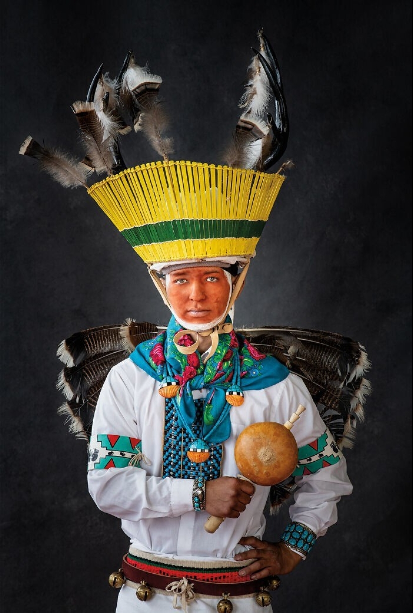 16 increíbles retratos de indios americanos en trajes rituales