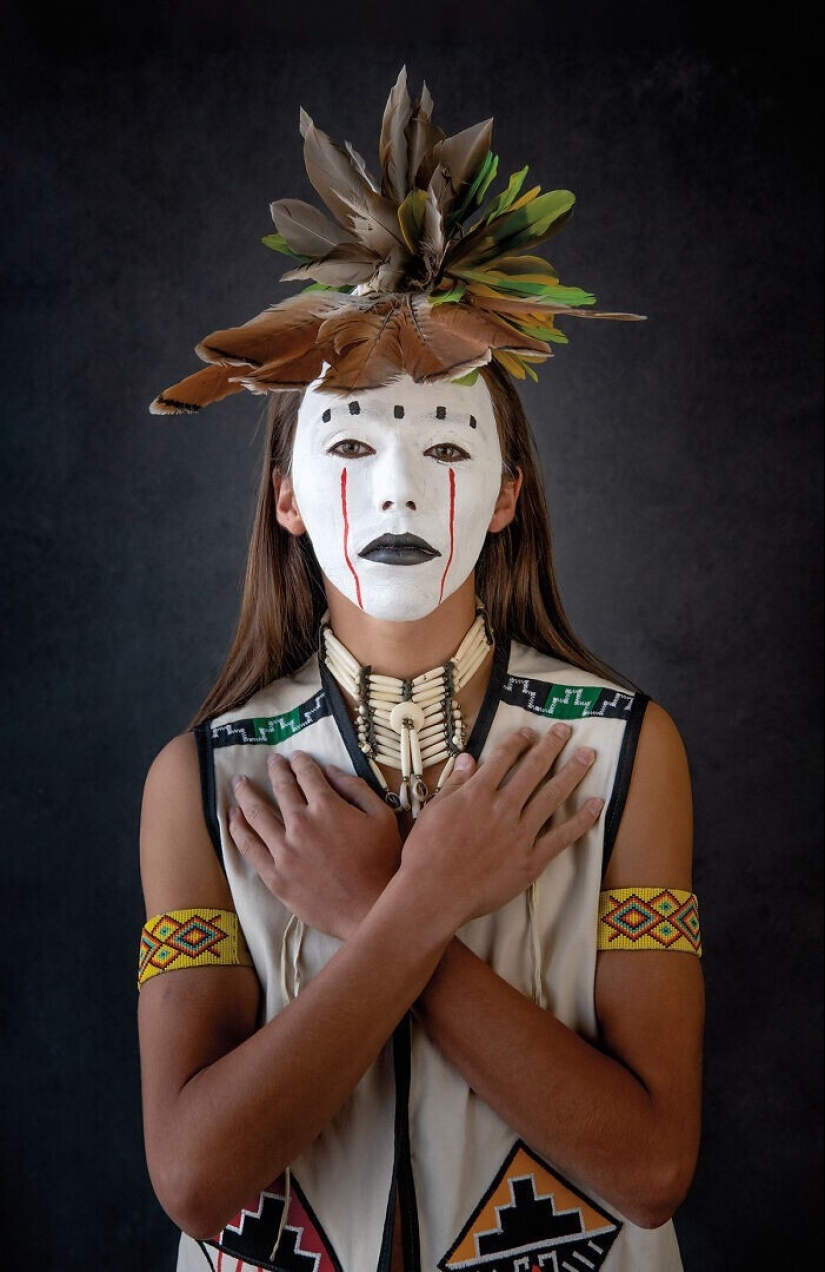 16 increíbles retratos de indios americanos en trajes rituales