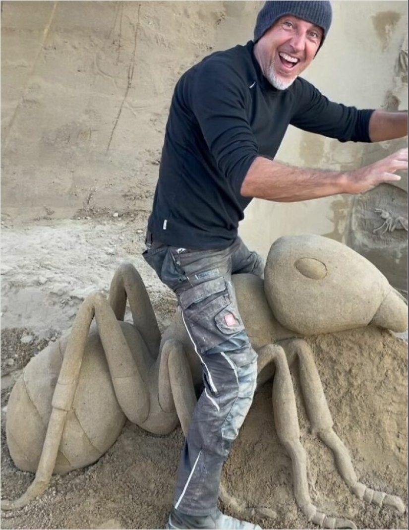 16 Sand Sculptures By This Italian Artist That Blend Architecture, Nature, And Pop Culture