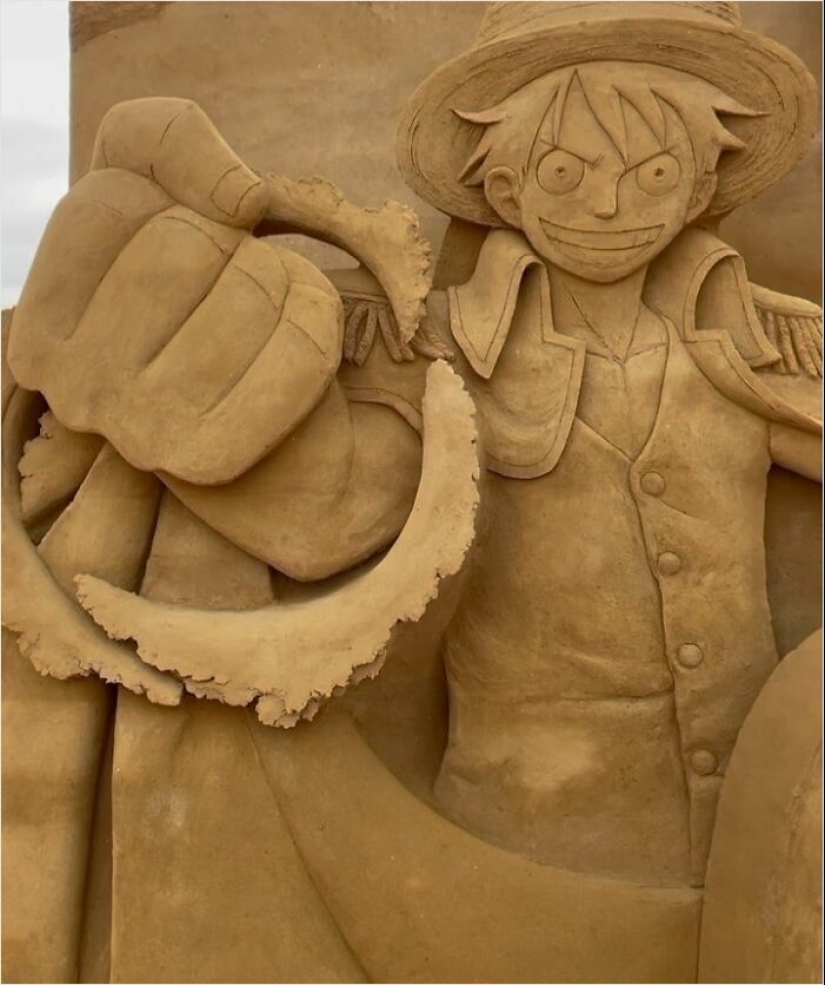 16 Sand Sculptures By This Italian Artist That Blend Architecture, Nature, And Pop Culture