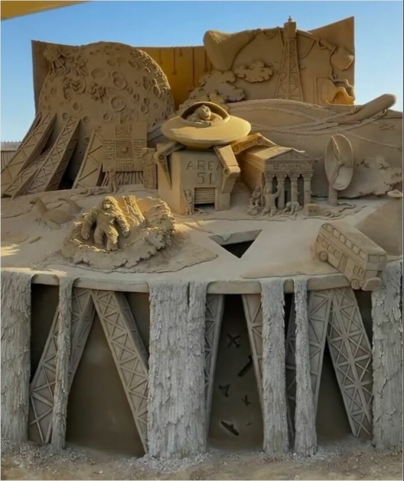 16 Sand Sculptures By This Italian Artist That Blend Architecture, Nature, And Pop Culture