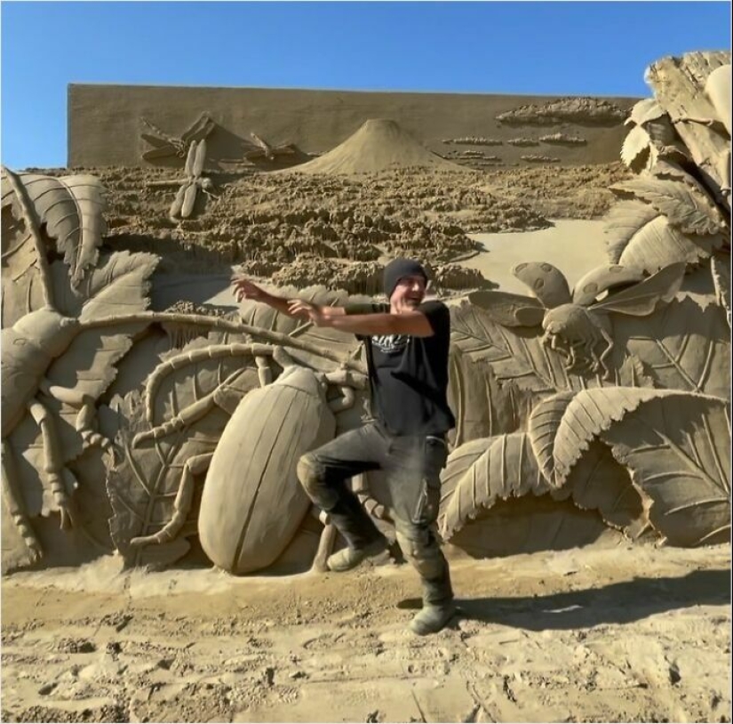 16 Sand Sculptures By This Italian Artist That Blend Architecture, Nature, And Pop Culture