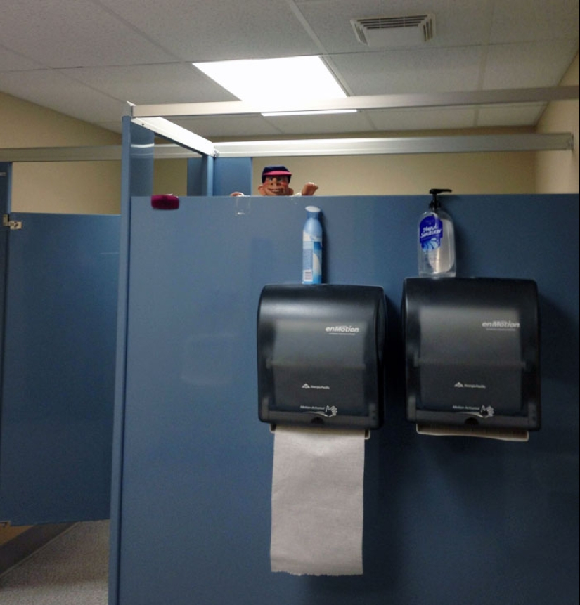 16 Truly Terrifying Photos Taken By People At Work