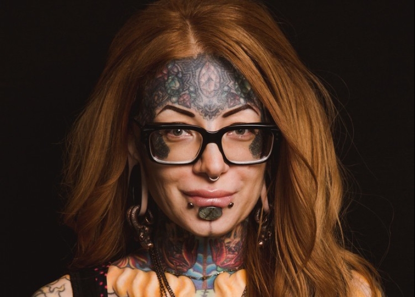 16 Women Showing Off Amazing Body Modifications