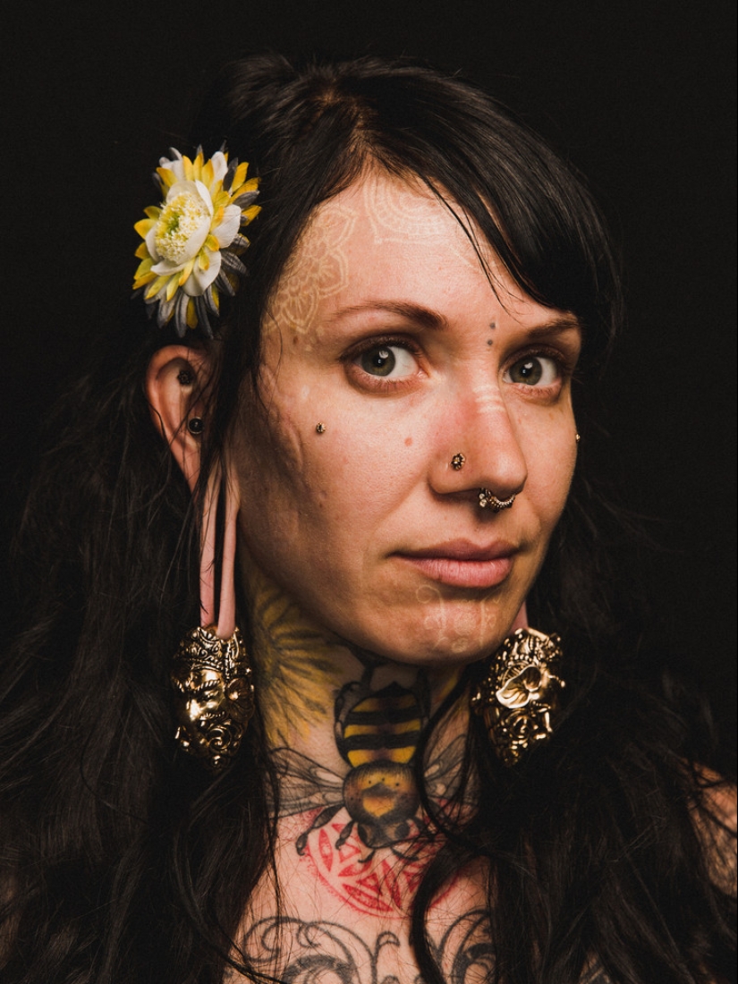 16 Women Showing Off Amazing Body Modifications