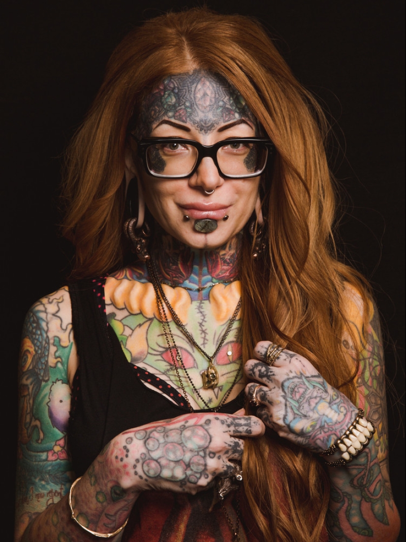 16 Women Showing Off Amazing Body Modifications