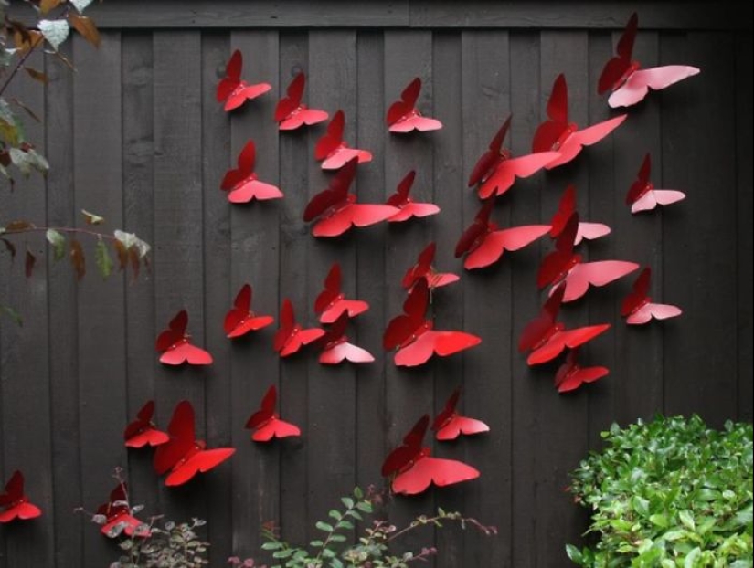 17 examples of how to take the art of fence painting to a new level