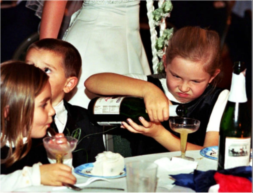 17 examples when a wedding photographer is doing well with a sense of humor