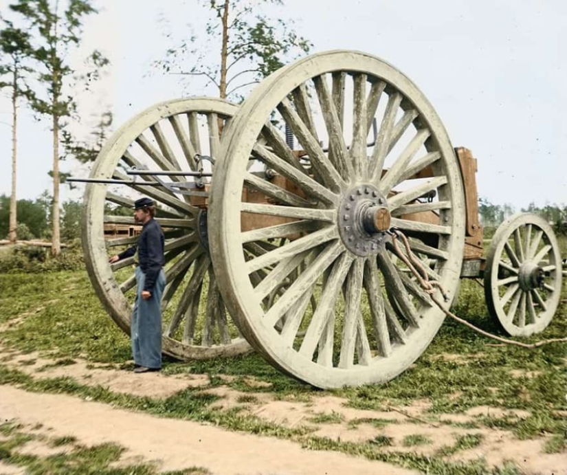 18 famous historical photographs in color