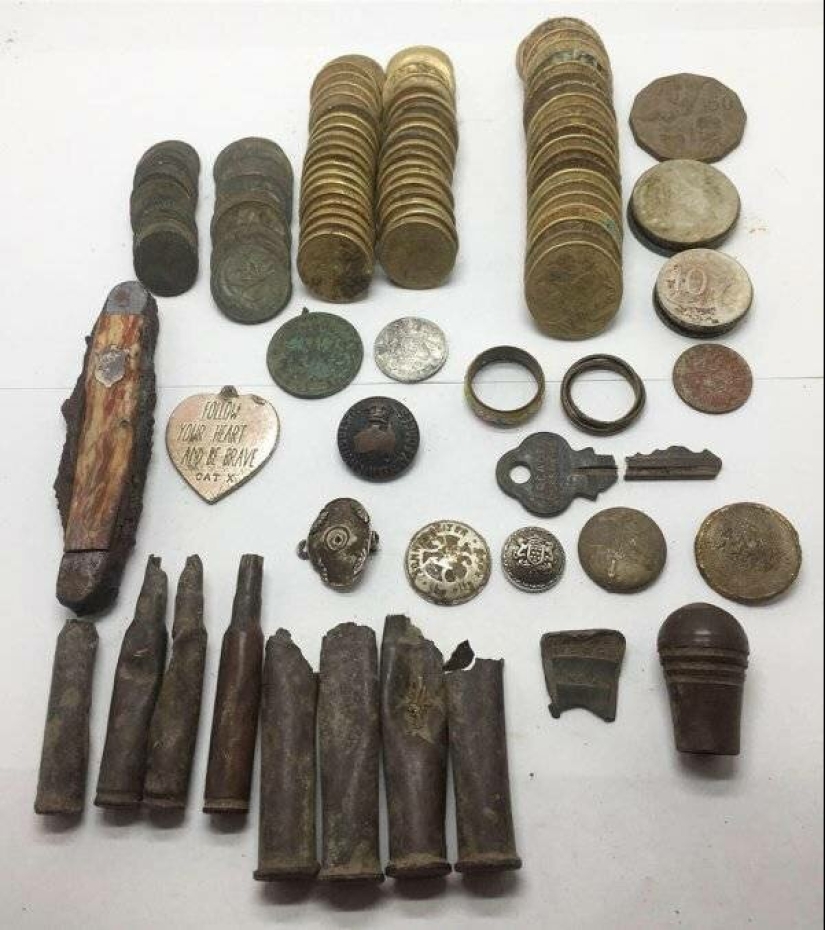 18 personas que han encontrado el tesoro usando un detector de metales