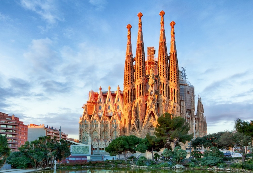 18 reasons to go to Barcelona