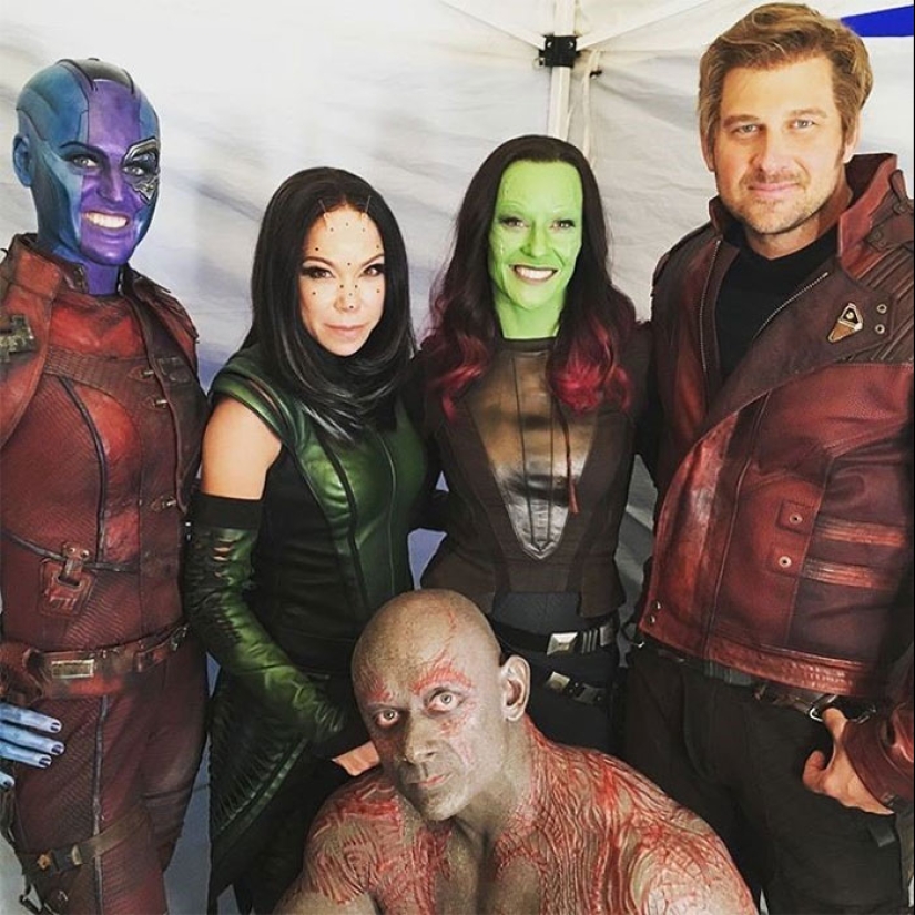 19 photos of the "Avengers" with their understudies, after which the actors don't look so cool