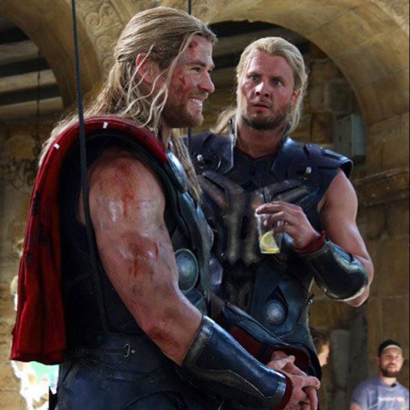 19 photos of the "Avengers" with their understudies, after which the actors don't look so cool