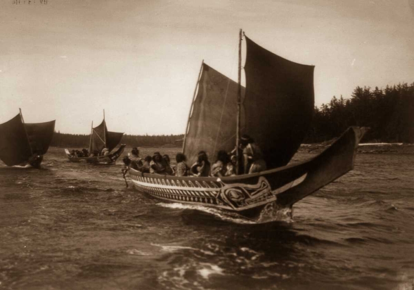 1904-1924: The life of North American Indians in photographs by Edward Curtis