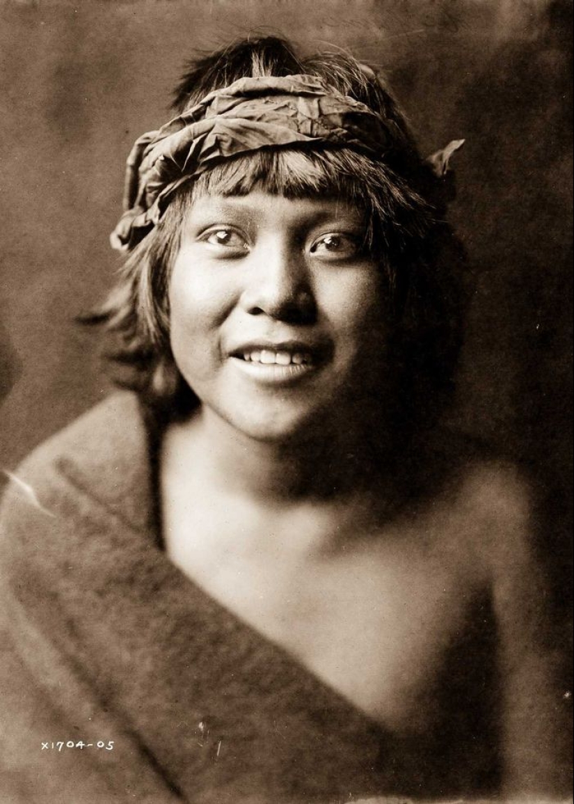 1904-1924: The life of North American Indians in photographs by Edward Curtis