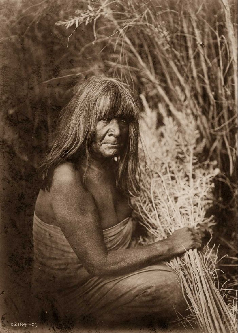 1904-1924: The life of North American Indians in photographs by Edward Curtis