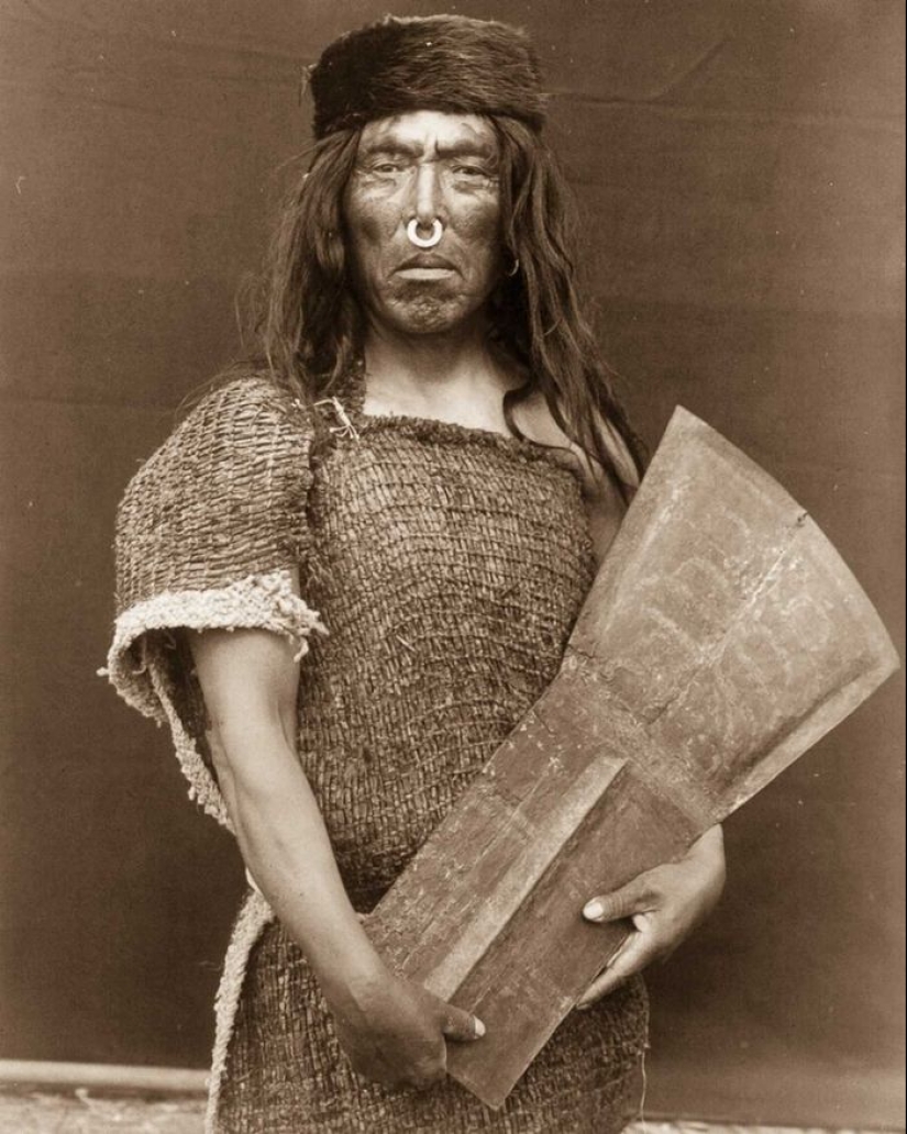 1904-1924: The life of North American Indians in photographs by Edward Curtis