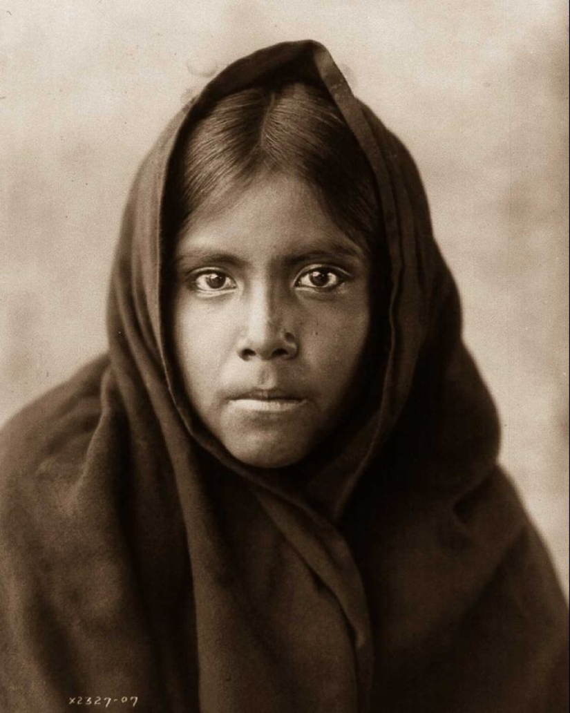 1904-1924: The life of North American Indians in photographs by Edward Curtis