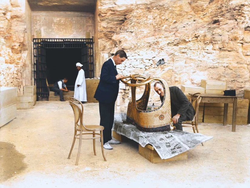 1922 — opening of Tutankhamun 's tomb