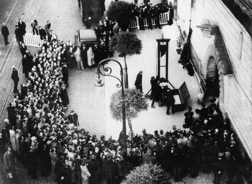 1939: the last public execution in France by guillotine