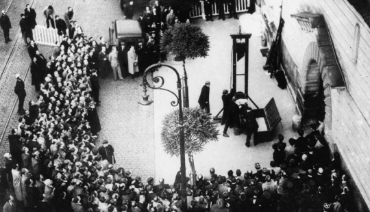 1939: the last public execution in France by guillotine