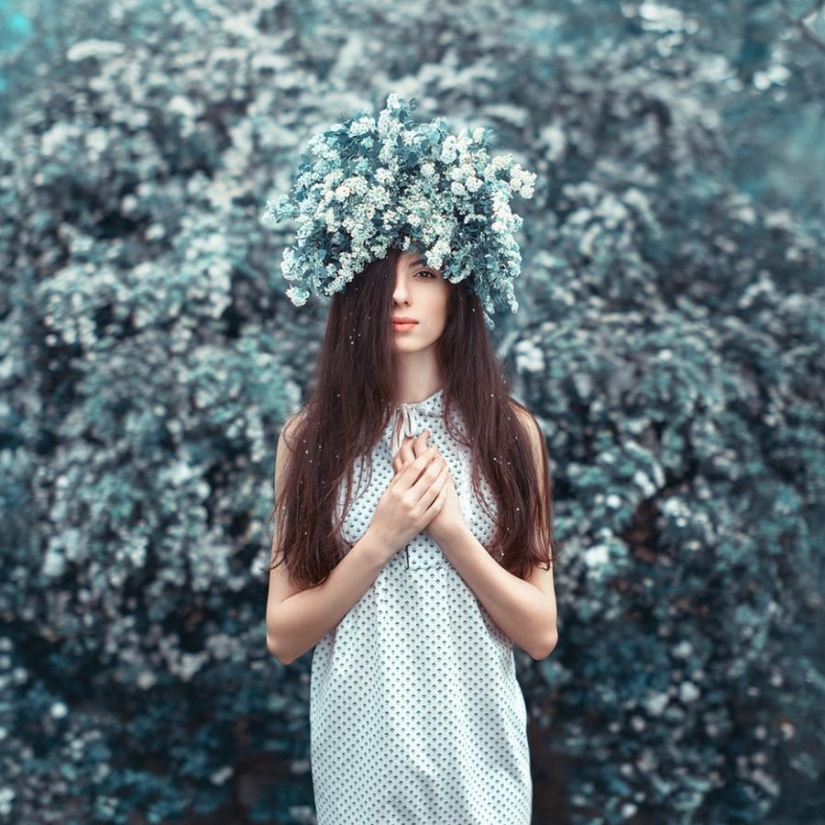 20 adorable girls with flower wreaths